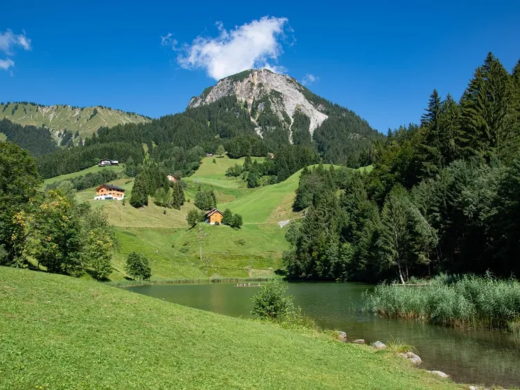 LAKEWARD